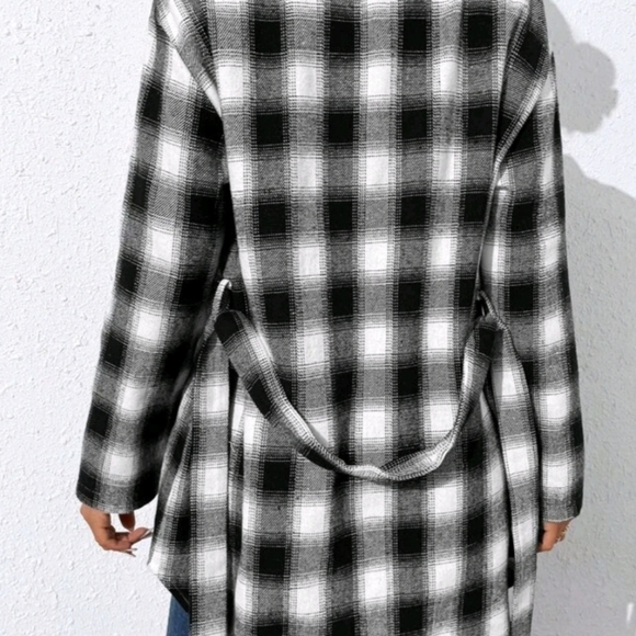 (NEW) Woman's Flannel/Plaid Coat/Jacket - Picture 3 of 5